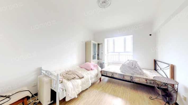 此房满五唯一，精装两居，采光无遮挡-卧室B