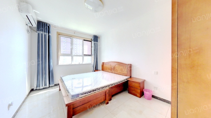 牛津南向精装两居.人车分流小区 中间楼层，视野好-卧室B