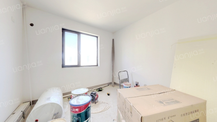 高铁旁边，交通方便，南北通透大三居-卧室B