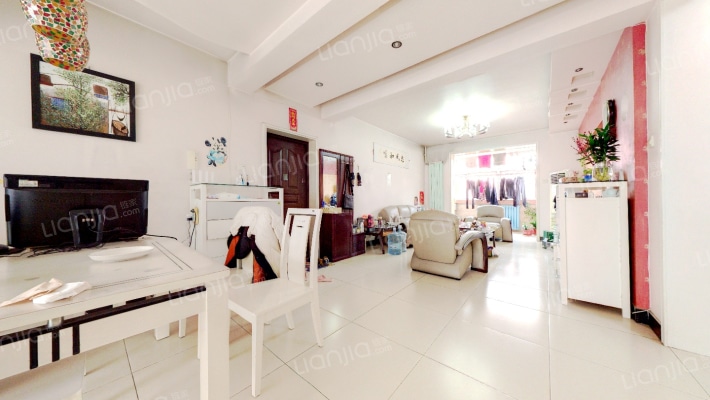 一梯两户 板楼中间层 证满五税低-客厅