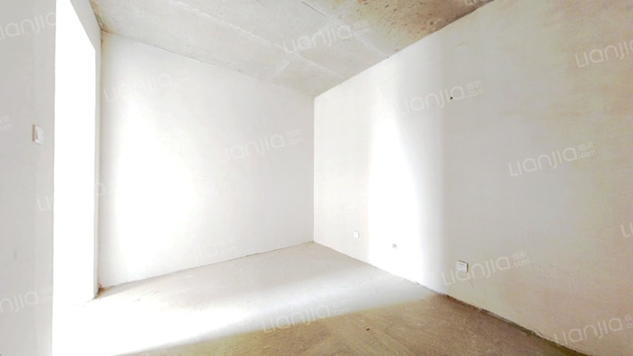 本房为经典全南两居户型，格局方正，小区中间位置-卧室A