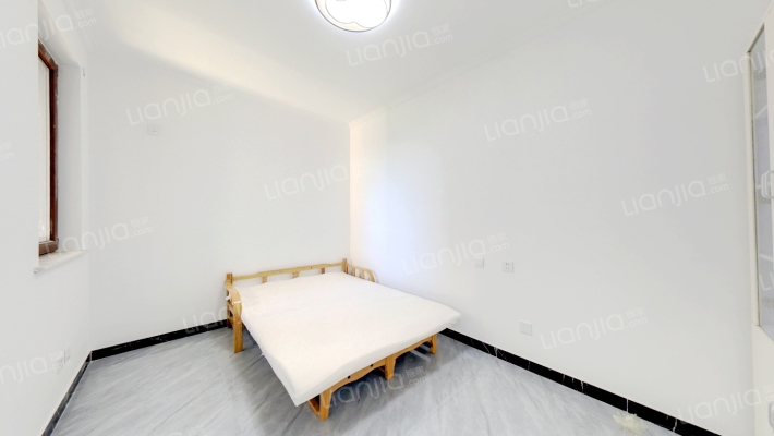 南向3居 精装修 户型方正 中间楼层采光充足-卧室A