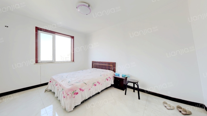 冠云路电梯高层，南北通透户型，小区环境优美，满二-卧室B