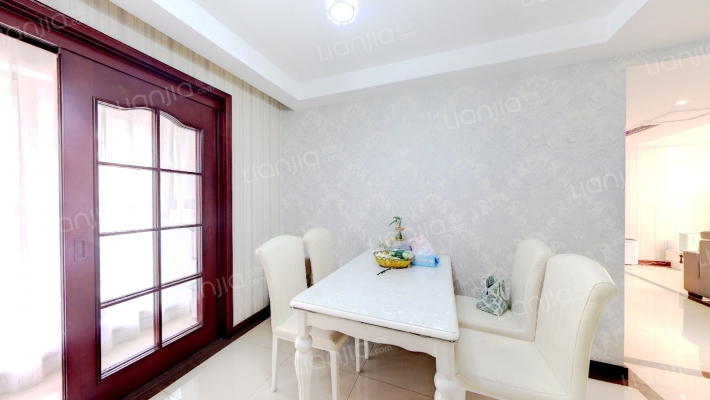 中间楼层 采光好 南北通透 精装 三居室-餐厅