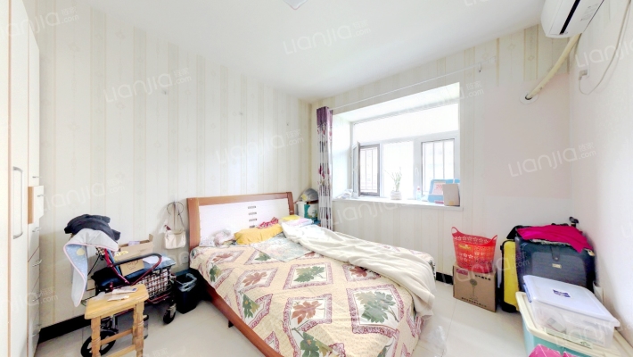 冠云路新加坡花园精装修两居室拎包入住家具家电齐全-卧室A