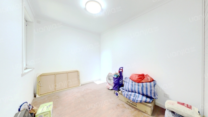 朝南两居室，户型方正，自住标准装修。-卧室A