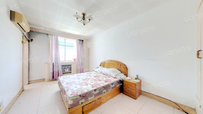 此房满五不唯一，税费低，东西通透，视野好。-卧室A