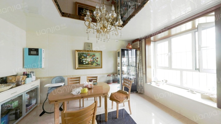 范阳路一梯两户洋房大跃层精装修带车库和地下室税费低-餐厅