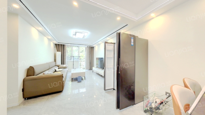 双语边 钻石商圈  学府澜湾一层带院 契税票满二 税低-客厅