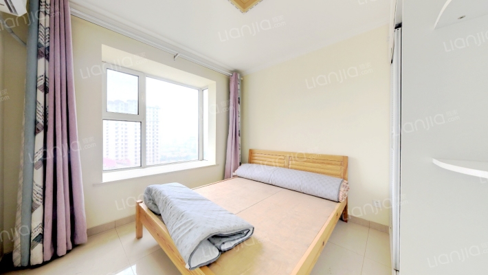 小区环境优美，房子精装未住，南北通透三居室-卧室C