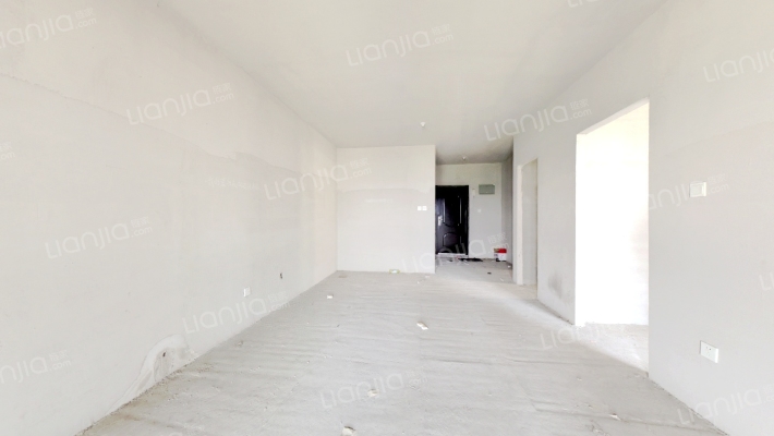 此房满五唯一，南向 户型方正 高楼层 采光好-客厅