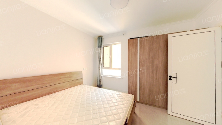 房子精装修，房本満二，拎包入住。-卧室A