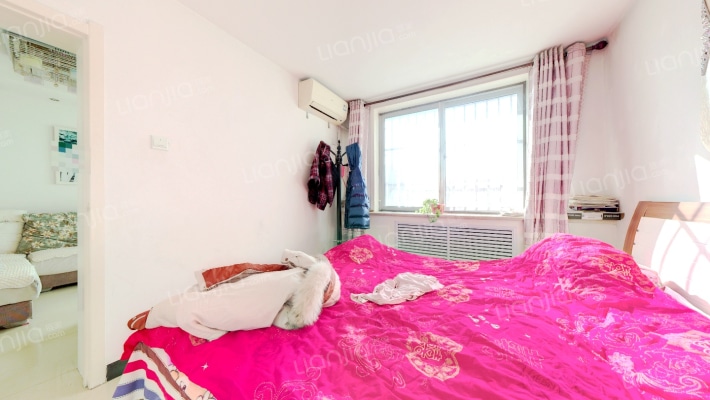 得房率高南北阳台不算在房本面积的，环境好-卧室C