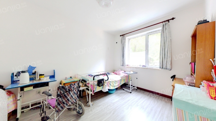 一梯两户 南北三居 自住精装修 总高7层带电梯-卧室B