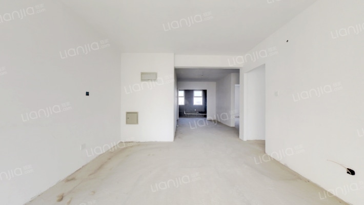 南北通透采光充足，毛坯房自由装修-客厅