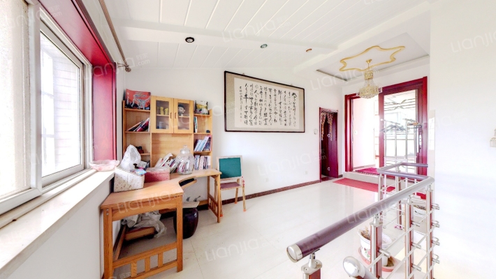 房本满五， 采光好，大跃层，带南北向楼台。-客厅B