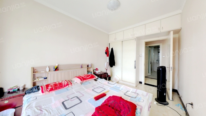 水岸花城，一线河景美宅，标准现房，即买即住-卧室B