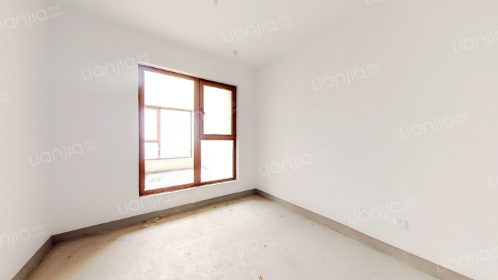 复式跃层，露台和挑空客厅，没有遮挡，楼层采光视野好-卧室B