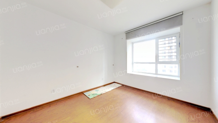 悦都中间层南北通透三居，产证 满二-卧室C