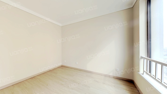 鸿坤全阳三居室    精装修    中间楼层-卧室C