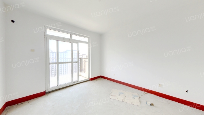 小区交通便利，绿化优秀，配套服务完整-卧室B