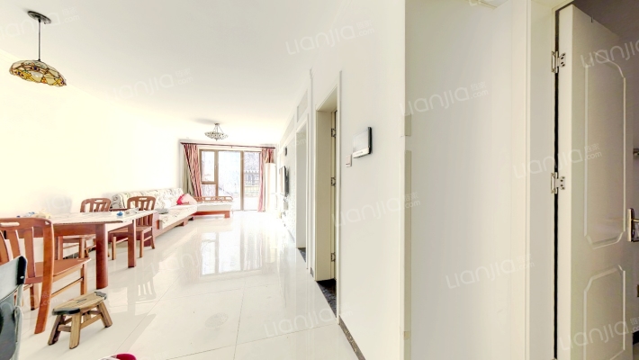 此房契税票满五唯一 精心装修可拎包入住 带车位地下室-客厅