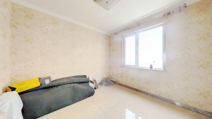 水岸花城，精装两居，明厨明卫，南北通透，中间楼层-卧室B