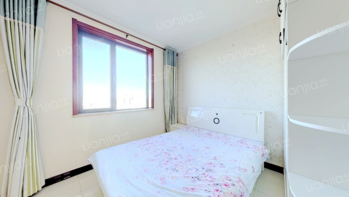 鸿坤经典三居室，精装修自住标准，无抵押无户口-卧室B