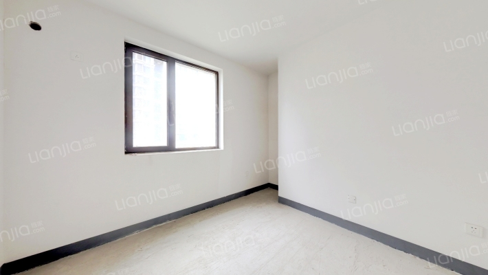 满二，南北通透，中高楼层，采光充足 明卫-卧室C