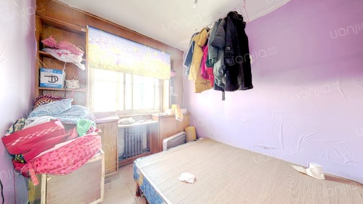 建厂局三队  小两居  业主诚意出售   南北通透-卧室A