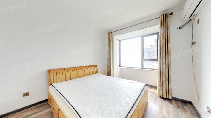 天伦湾  南北通透三居室  房本满二-卧室A