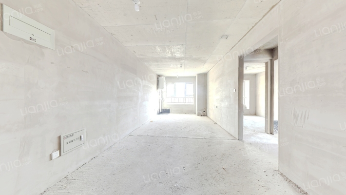 钻石商圈 新交房 三居室 明卫 近高速-客厅