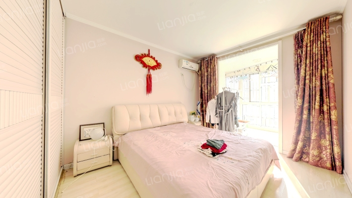 名流五六期集中供暖银四层，南北两居，自住精装-卧室B