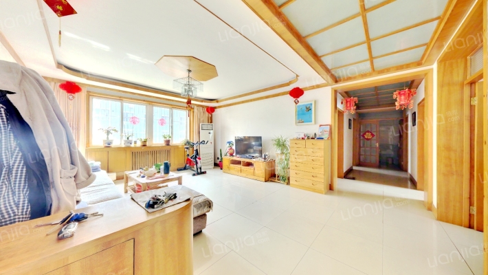 燕赵花园 好楼层 带车库地下室 房本满-客厅