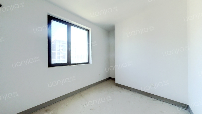 鸿坤满五唯一，高楼层，采光充足，视野开阔-卧室A