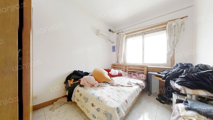 东兴小区利好房源值得拥有，业主诚心出售-卧室C