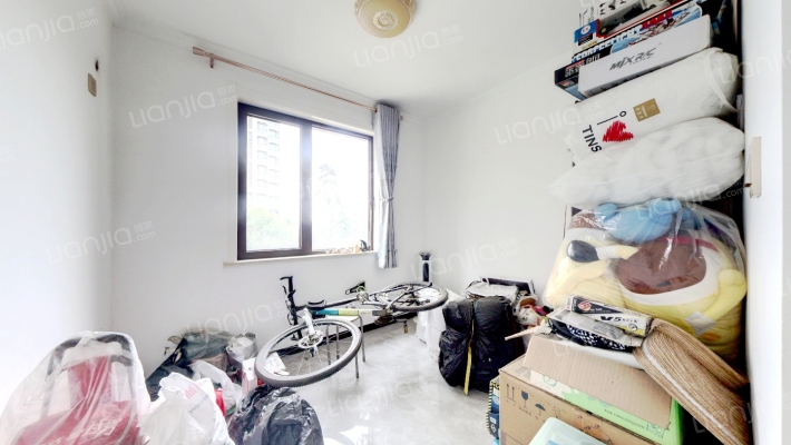 天伦湾小区，集中供暖，环境优美三居室。-卧室B