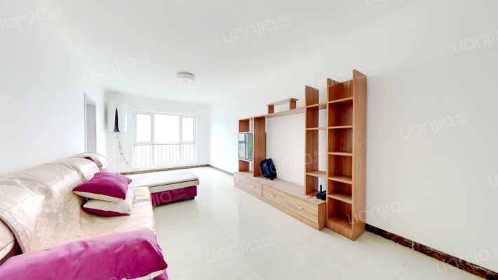 急售三利一期带装修两居，价格美丽-客厅