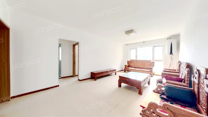 三利中和城一期四居室 带装修满二年无尾款采光充足-客厅