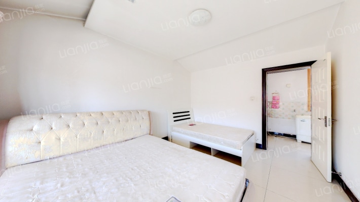 政法街德信公园全南三阳开泰两居带露台-卧室A