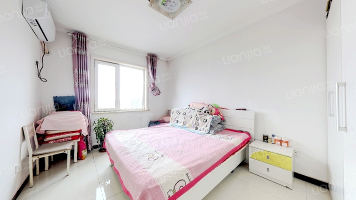 户型方正，中上楼层，采光好，小区环境好-卧室B