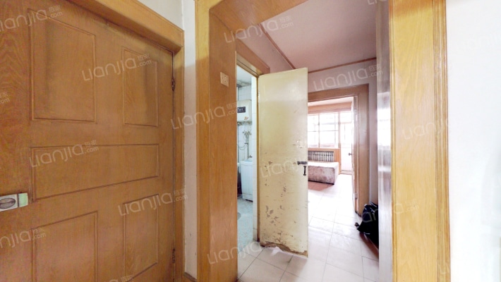 位置在华阳东路，小区环境好，出行方便-客厅