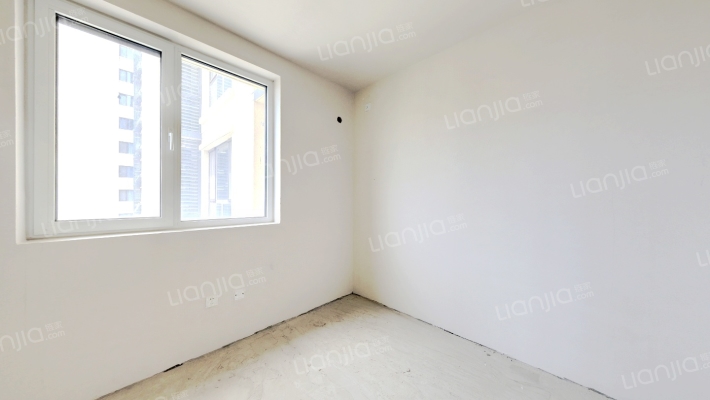 经典户型两居室，中间楼层，视野采好。-卧室A