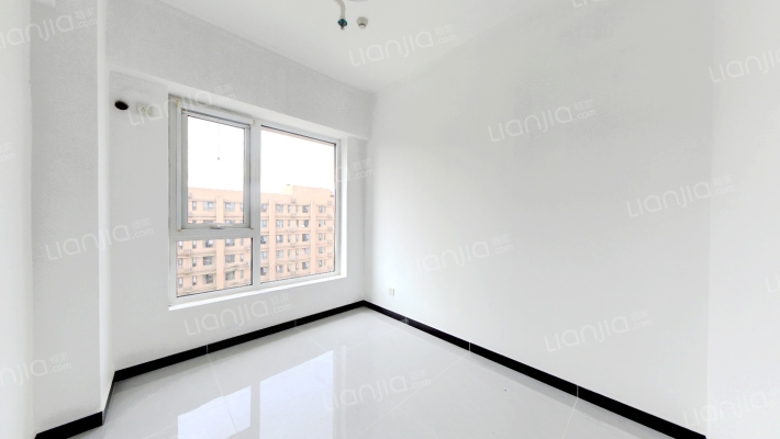 钻石广场商场楼上  南向小两居-卧室B