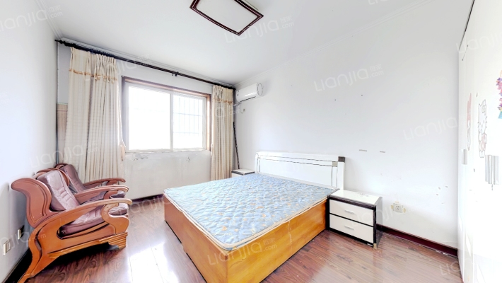 经典板楼，大三居，满五不唯一，南北通透，采光好，-卧室A