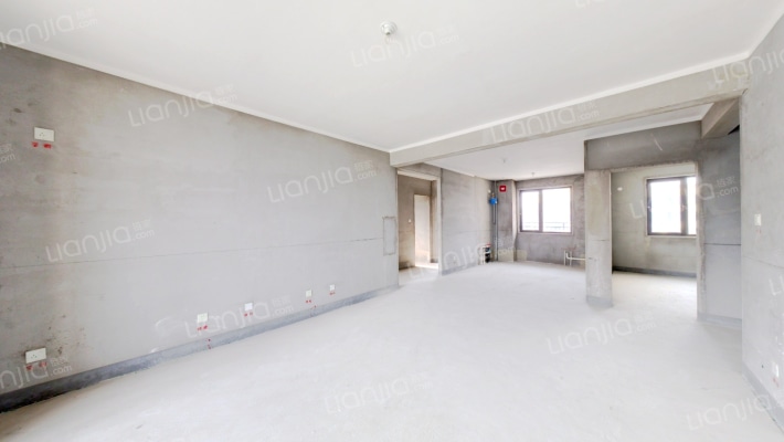 房子户型是南北通透，毛坯，视野好  彩光好-客厅