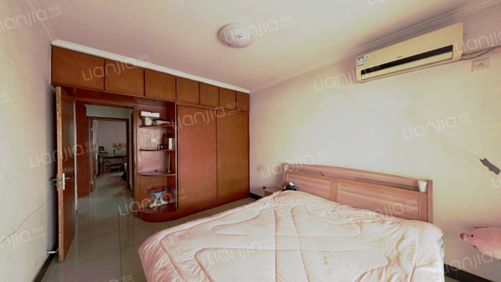 房子采光好，户型方正，房本満五唯一，税费低-卧室B