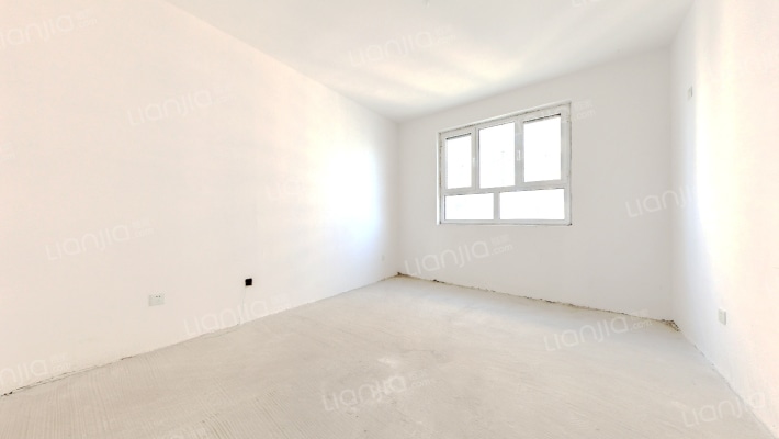 此房是中铁十八局的家属院，小区环境优雅干净-卧室A