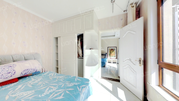 房本满两年，精装自住标准，采光无遮挡-卧室C