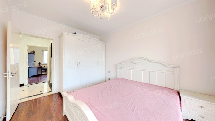 精装修没住过人，南北通透，诚意出售-卧室B